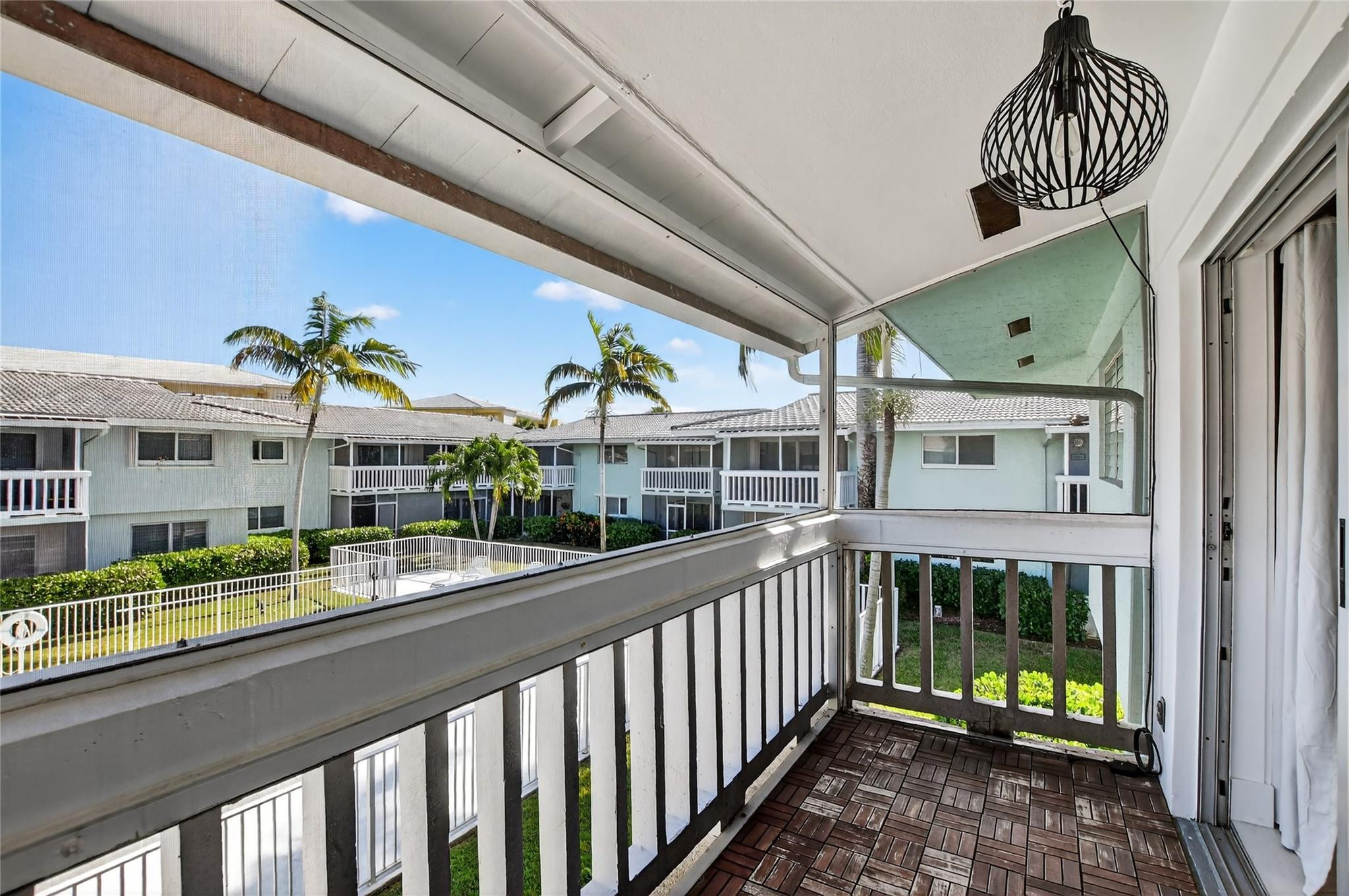 RIVER HOUSE GARDENS CONDO - Residential