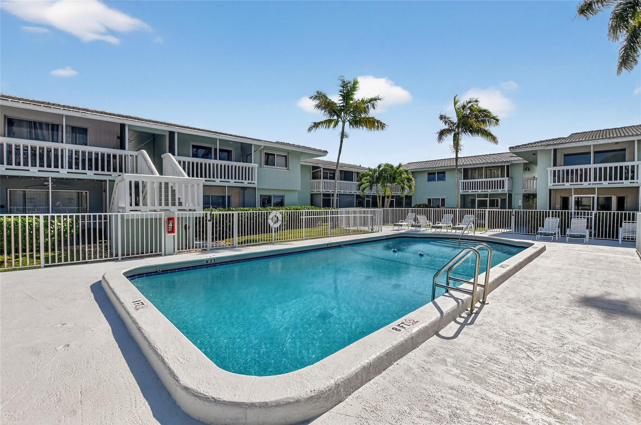 RIVER HOUSE GARDENS CONDO - Residential