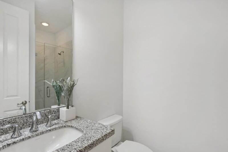 CASA DEL MAR - Residential