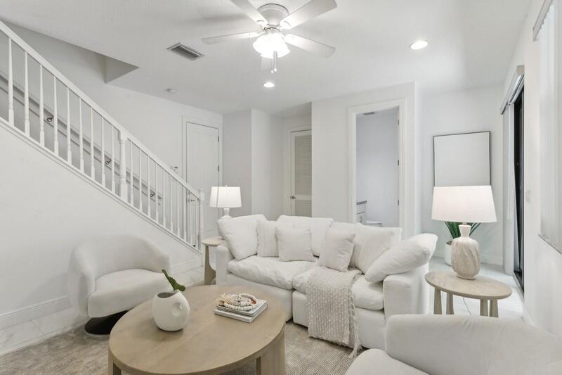 CASA DEL MAR - Residential