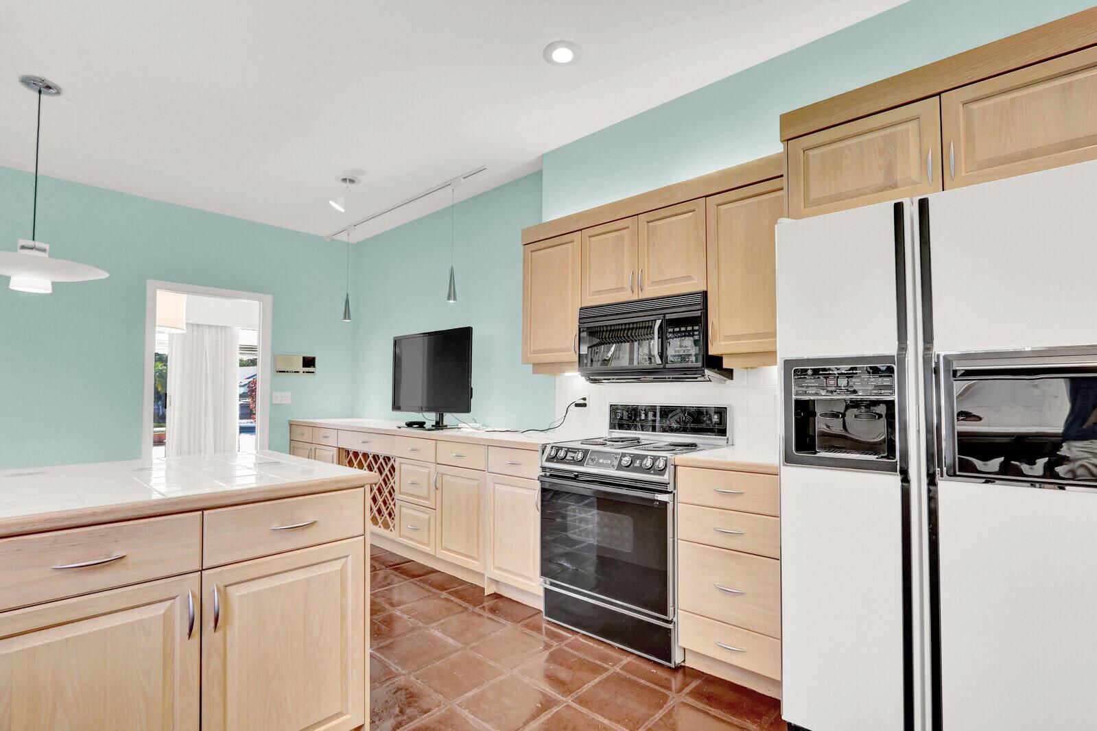 FRENCHMANS CREEK PAR C-1- - Residential