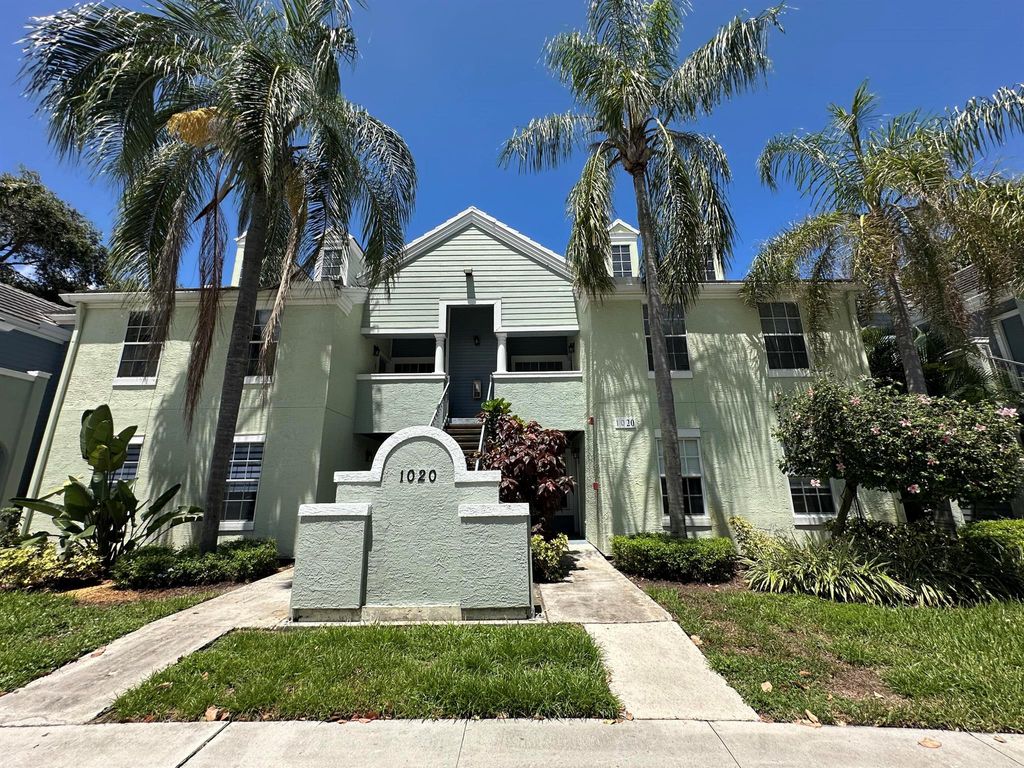 Photo of 1020 Crystal Way #E, Delray Beach, FL 33444 (MLS # R11105410)