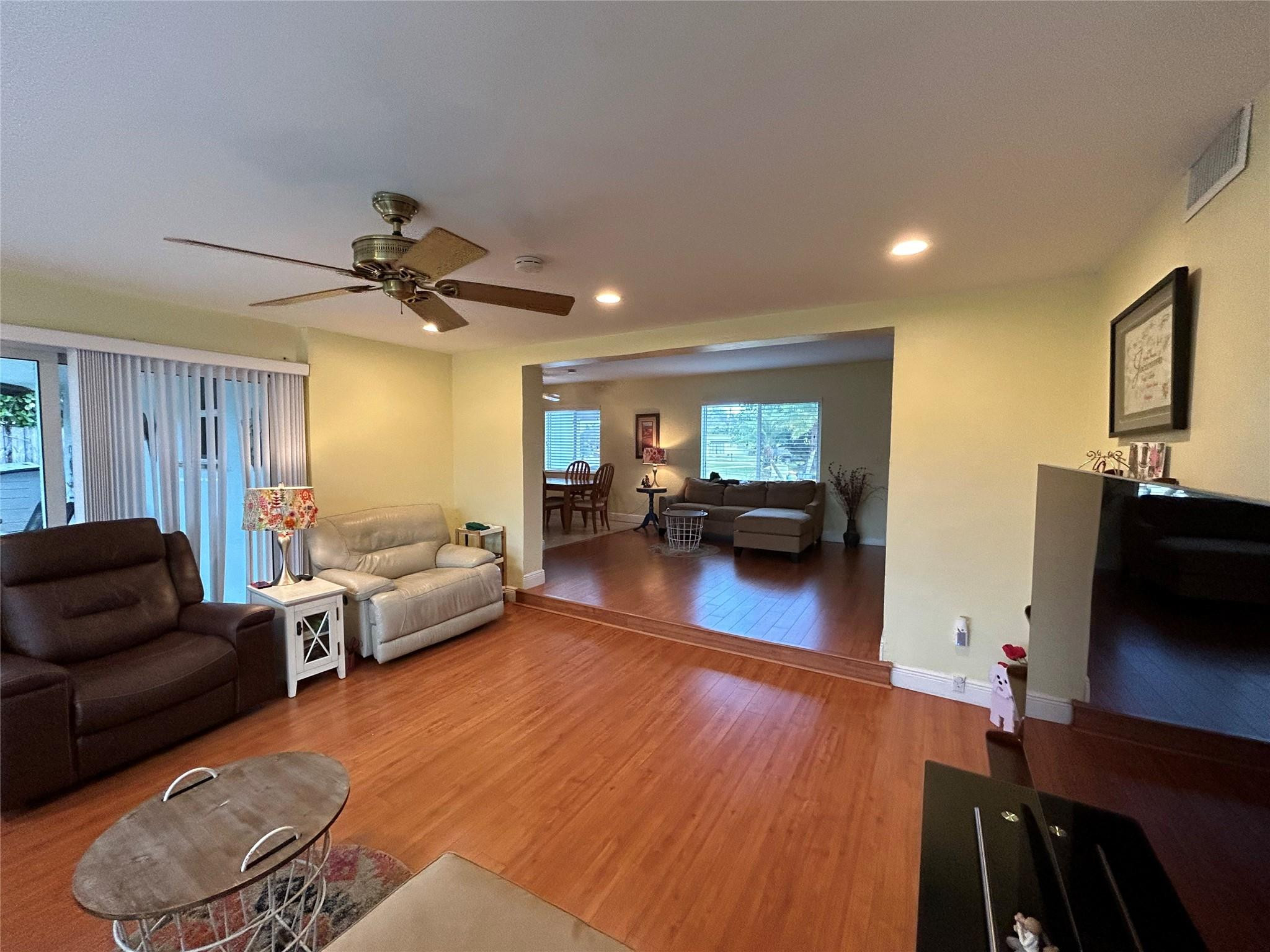 LAUDERDALE GOLF ESTATES - Residential