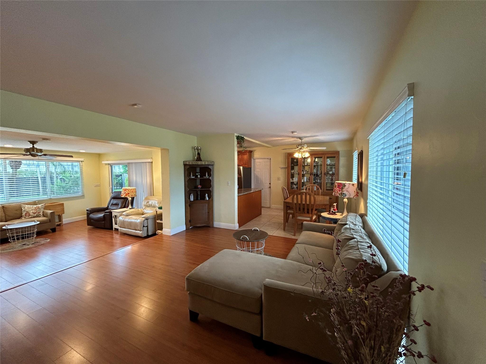 LAUDERDALE GOLF ESTATES - Residential