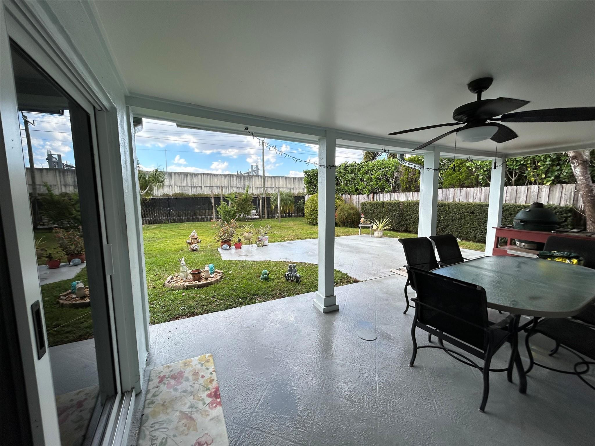 LAUDERDALE GOLF ESTATES - Residential