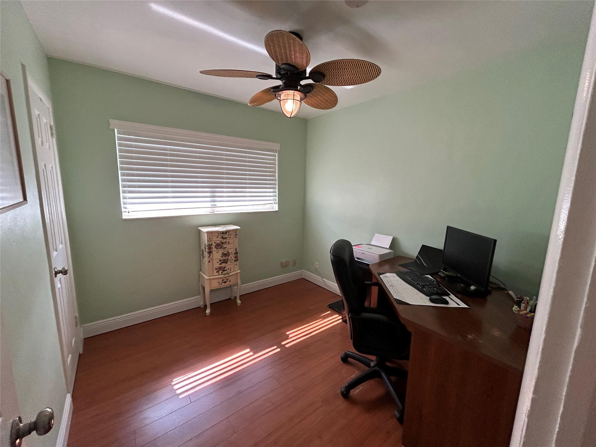 LAUDERDALE GOLF ESTATES - Residential