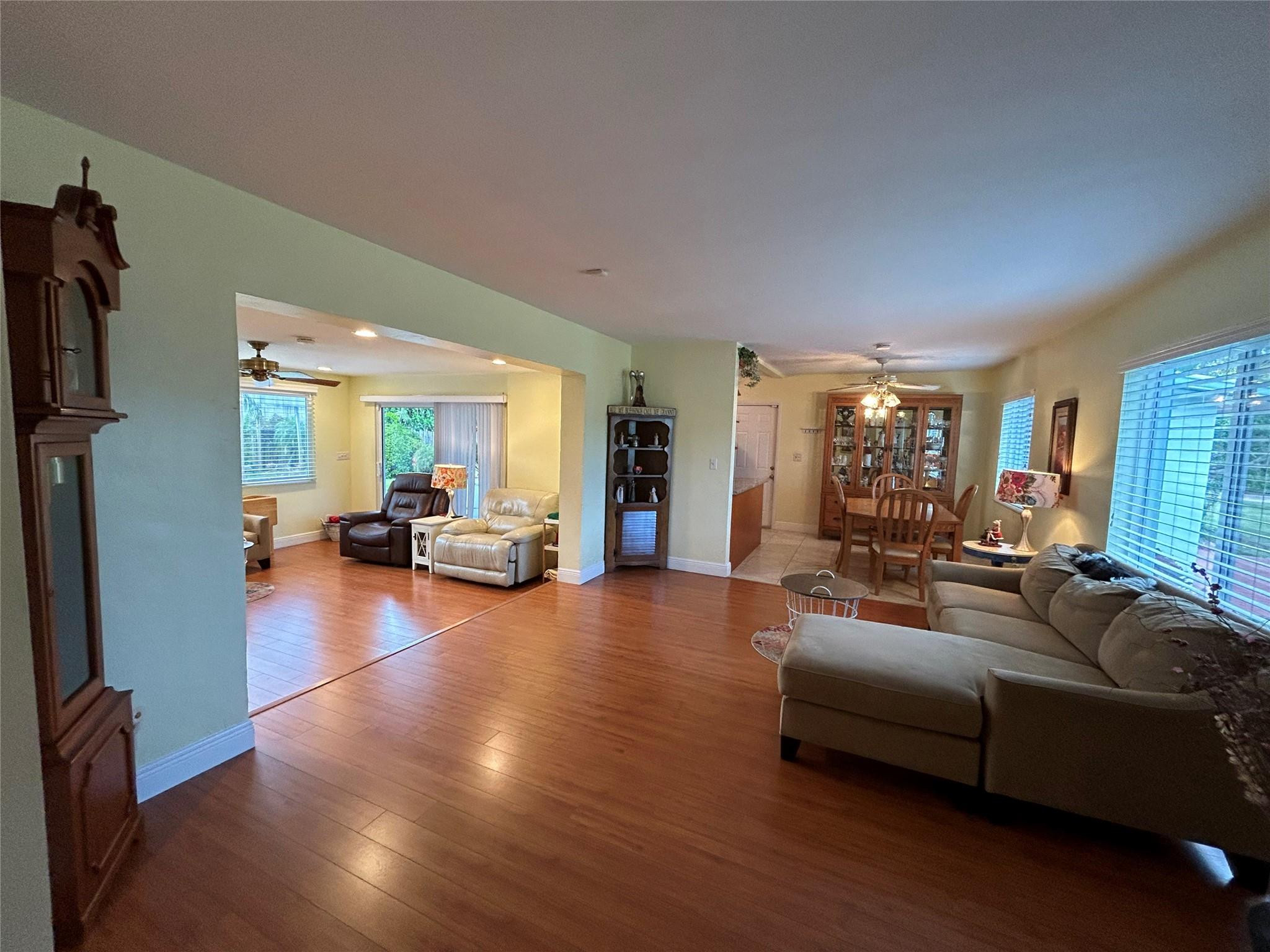 LAUDERDALE GOLF ESTATES - Residential