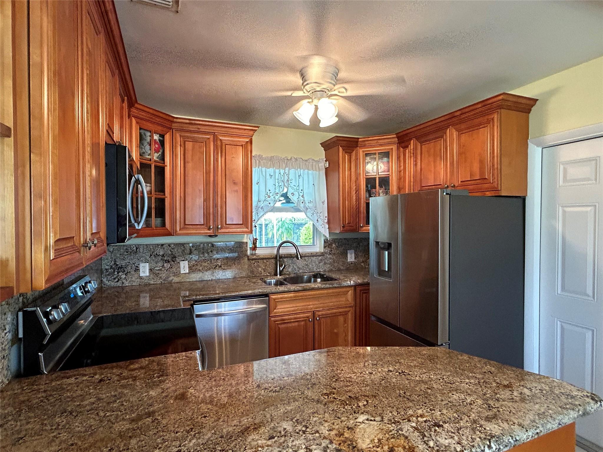 LAUDERDALE GOLF ESTATES - Residential