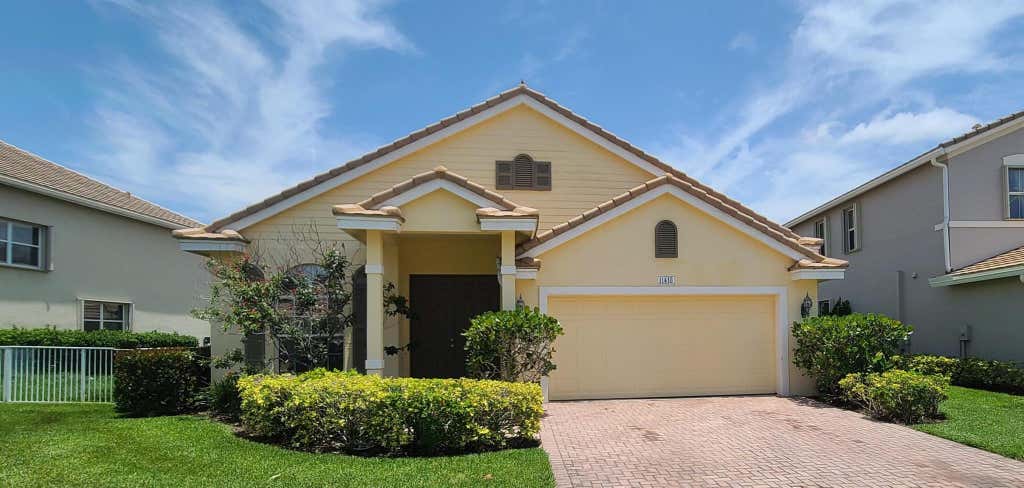 Photo of 11418 SW Glengarry Court, Port St Lucie, FL 34987 (MLS # R10901063)