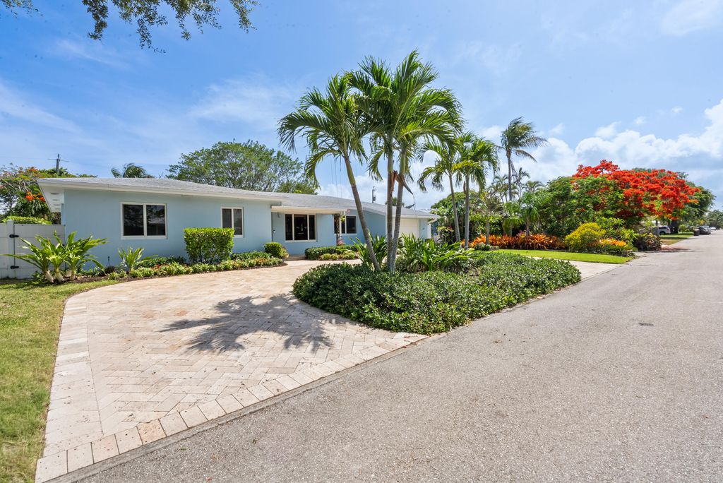 Photo of 145 Vassar Drive, Lake Worth Beach, FL 33460 (MLS # B26034913)