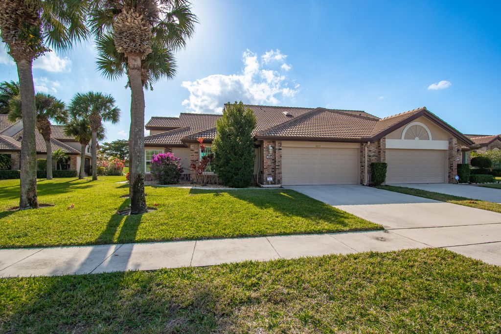 Photo of 8213 Cassia Drive, Boynton Beach, FL 33472 (MLS # R11160382)