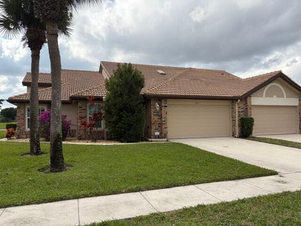 Photo of 8213 Cassia Drive, Boynton Beach, FL 33472 (MLS # R11160382)