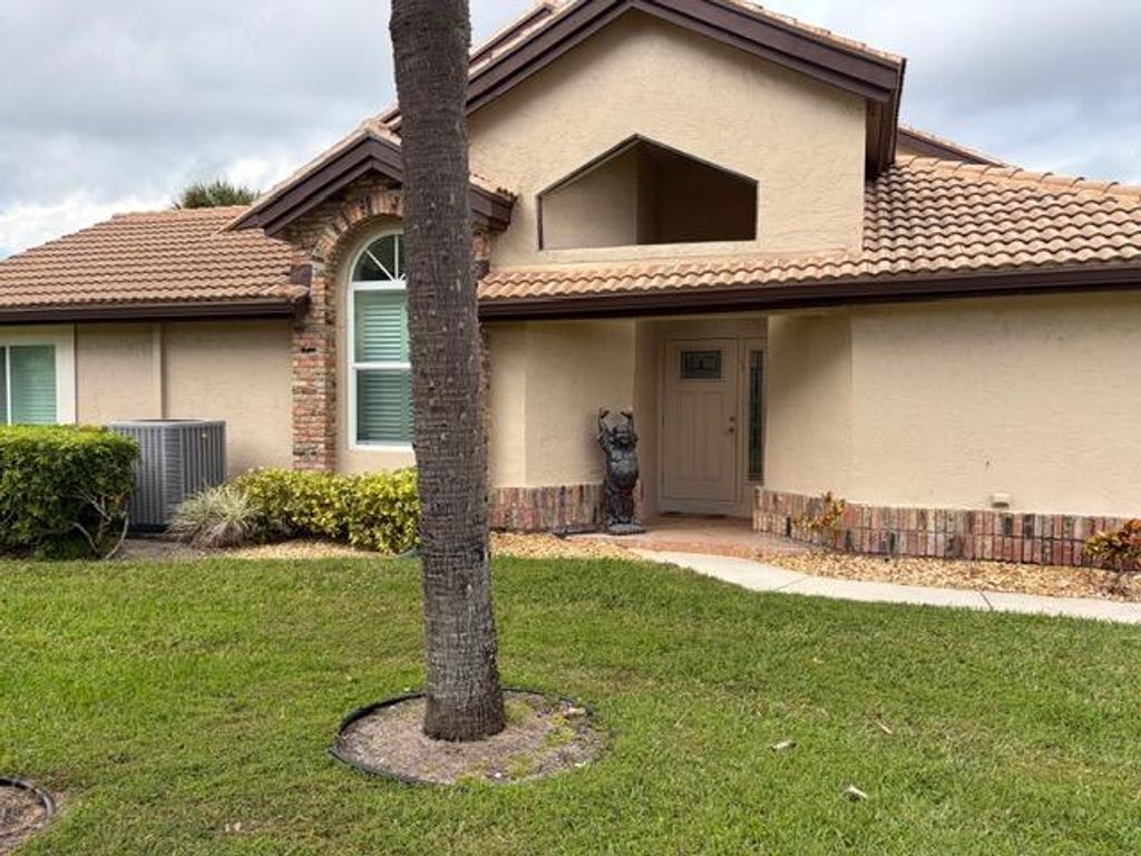 Photo of 8213 Cassia Drive, Boynton Beach, FL 33472 (MLS # R11160382)