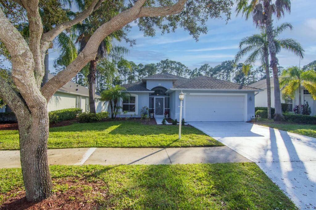 Photo of 432 SW Sundance Trail, Port St Lucie, FL 34953 (MLS # R10852460)