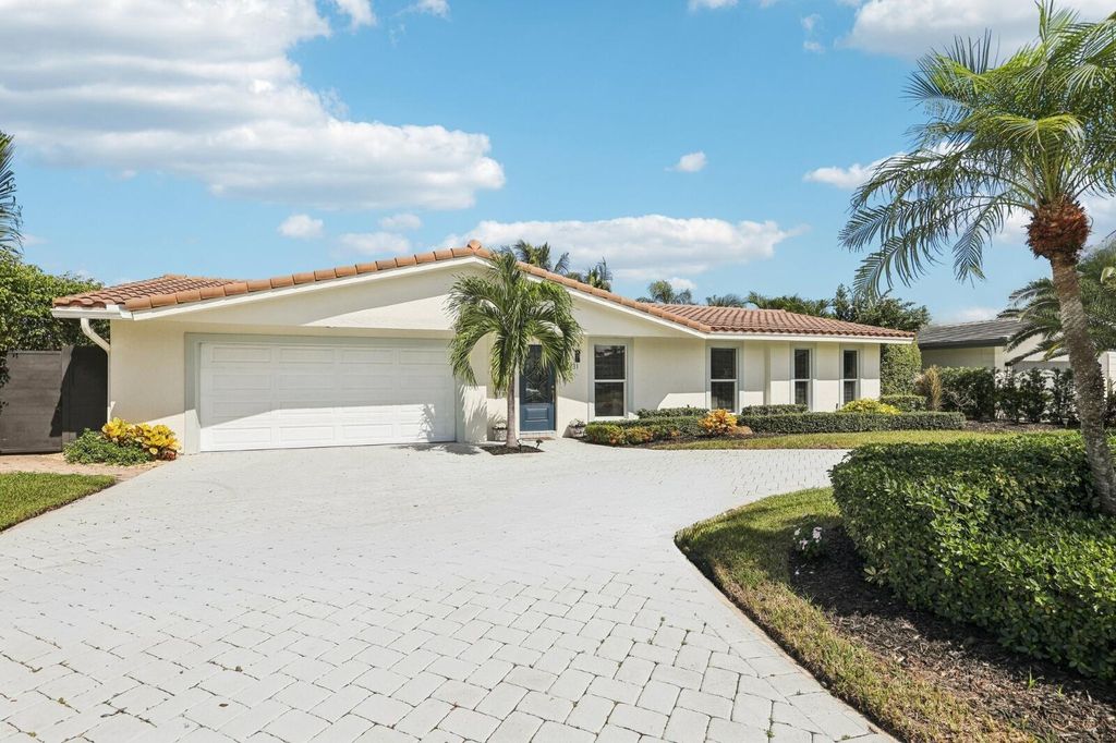 Photo of 2731 NE 5th Street, Pompano Beach, FL 33062 (MLS # R11133218)