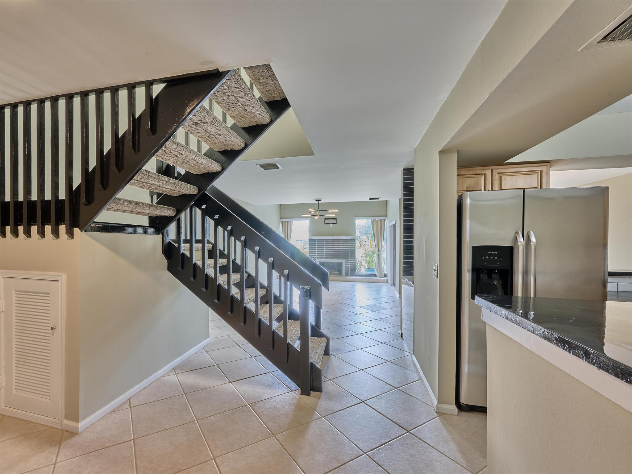 6040 Glendale Drive