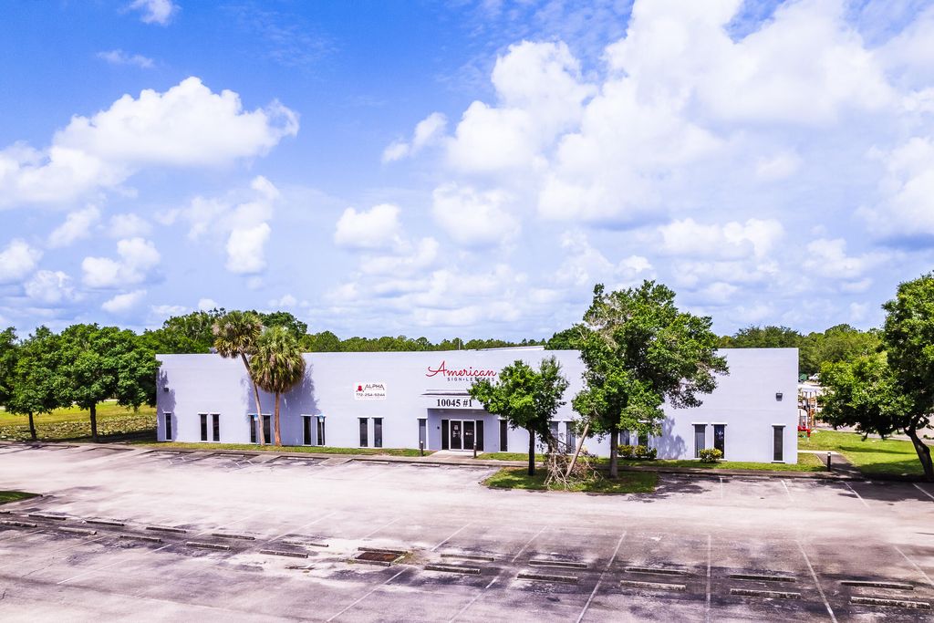 Photo of 10045 102nd Terrace, Sebastian, FL 32958 (MLS # R11098010)