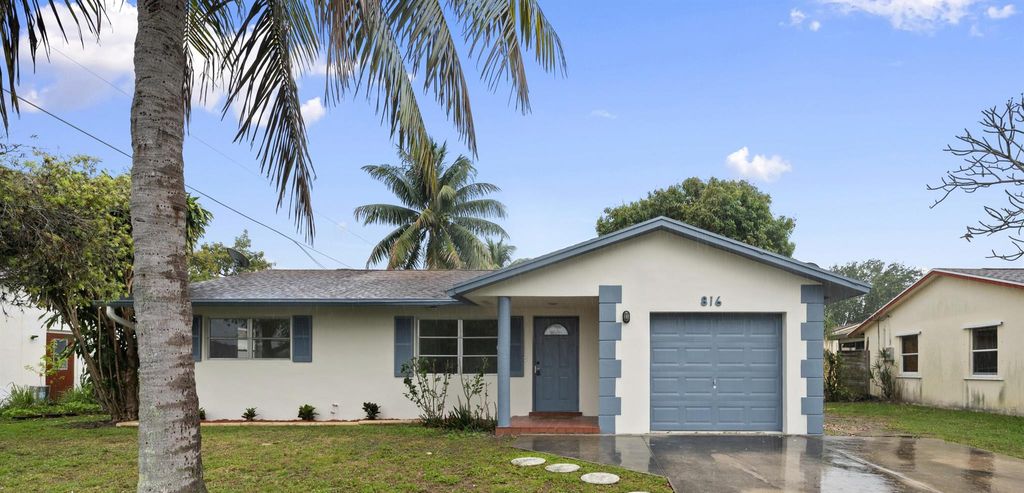Photo of 816 NW 8th Avenue, Boynton Beach, FL 33426 (MLS # R10972809)