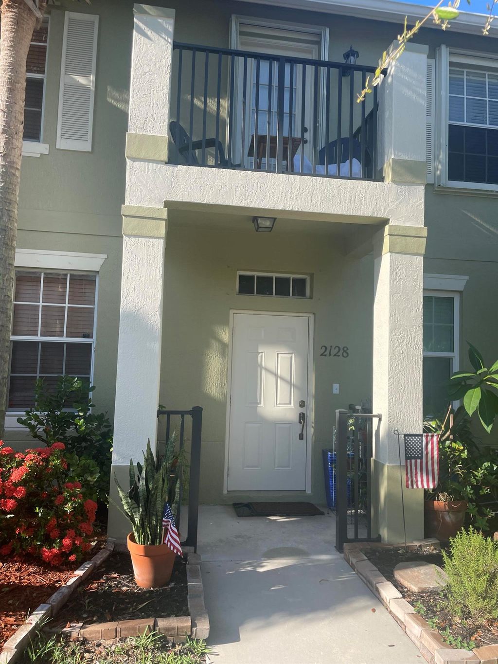 Photo of 2128 SE Eatonville Drive, Port St Lucie, FL 34952 (MLS # R10902918)