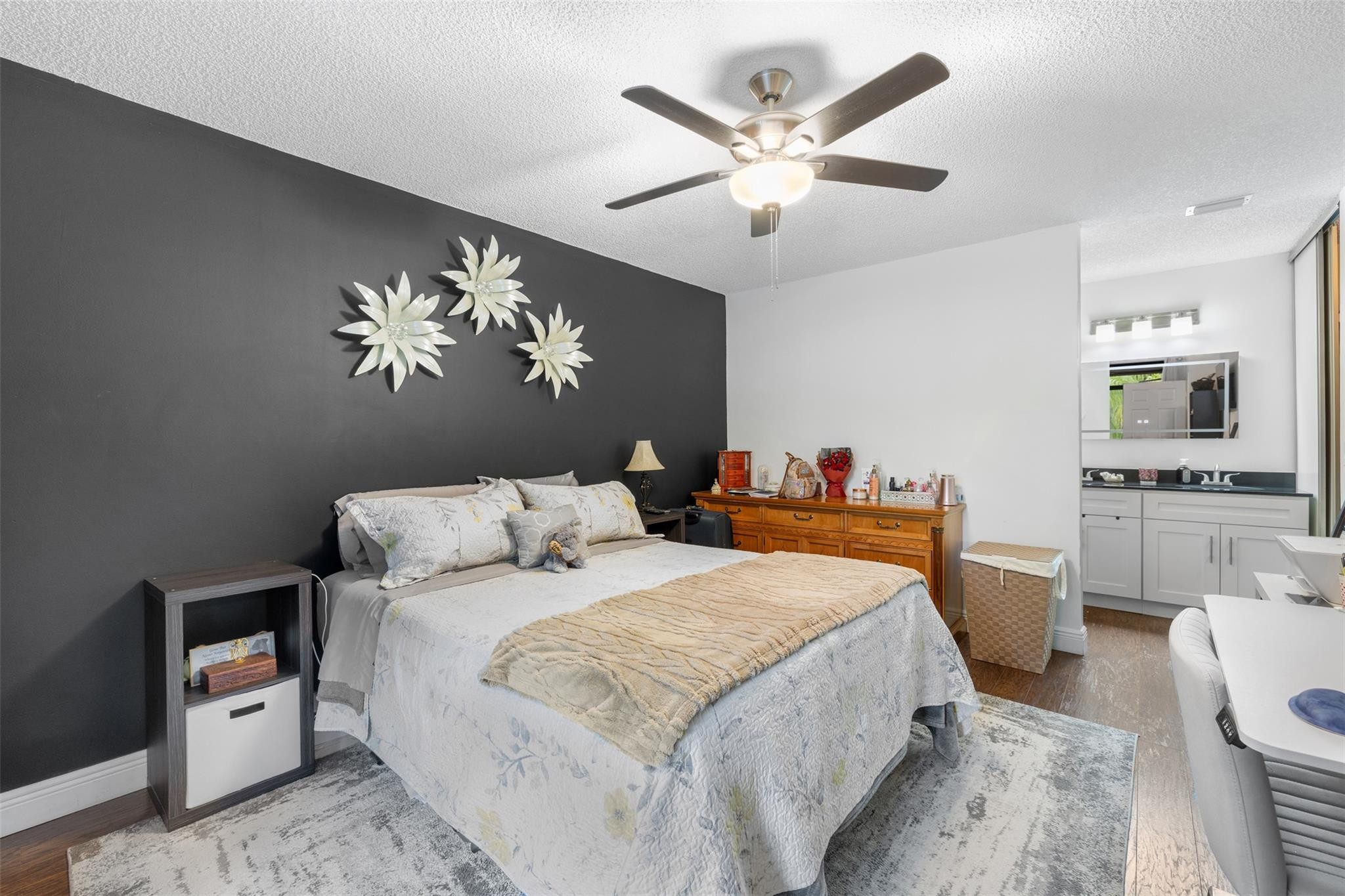 APPLEWOOD VILLAGE IV - Residential