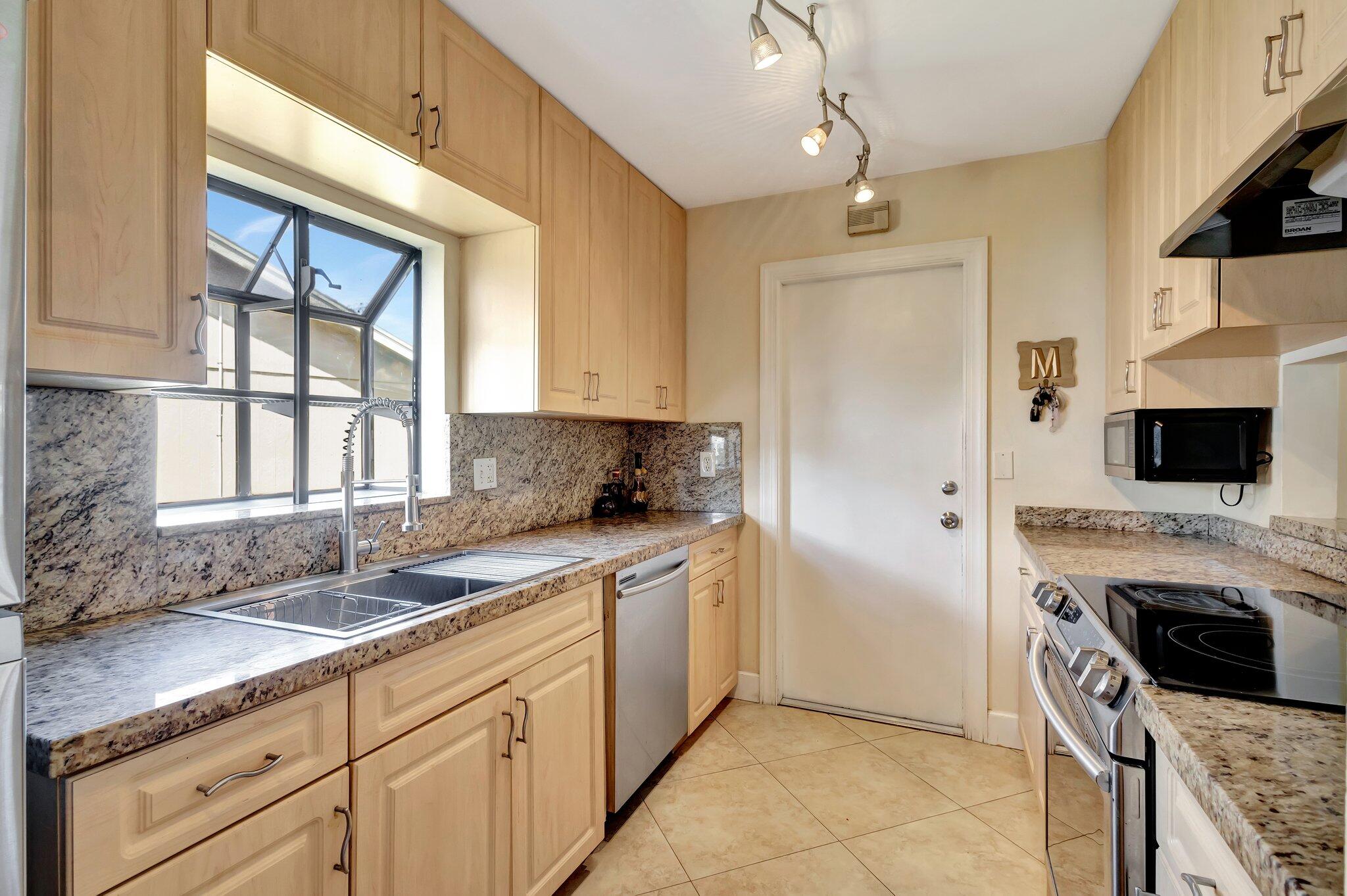 4075 Clearview Ter Terrace