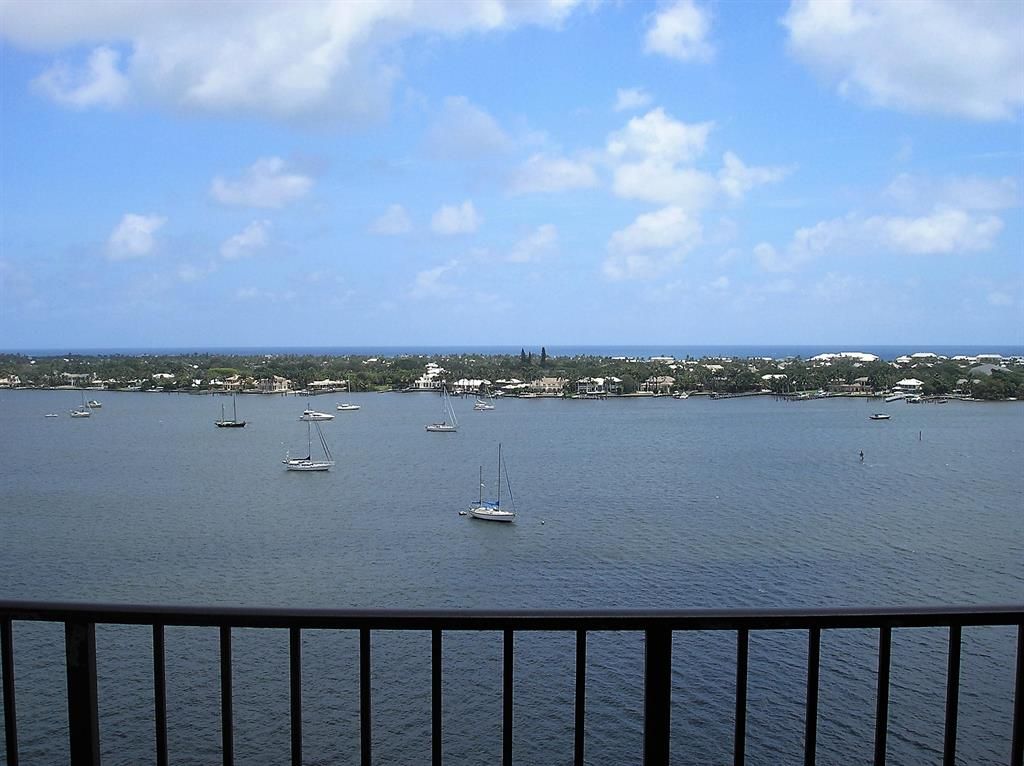 Photo of 130 Lakeshore Drive #Ph-22, North Palm Beach, FL 33408 (MLS # R10673724)