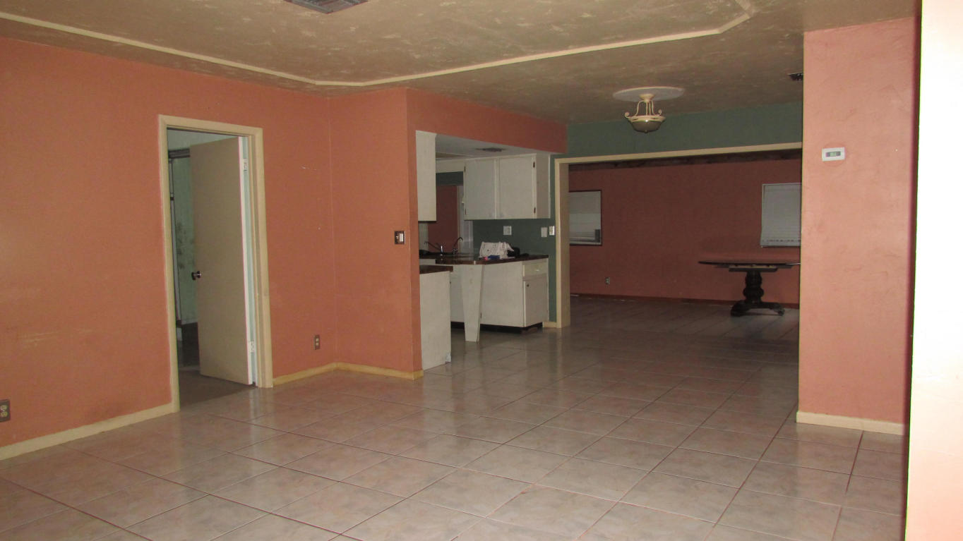 LAKE OSBORNE MNR - Residential