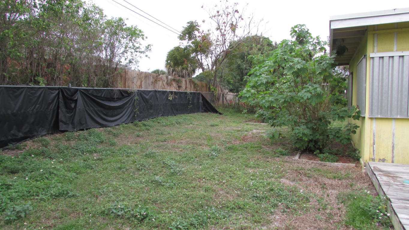 LAKE OSBORNE MNR - Residential