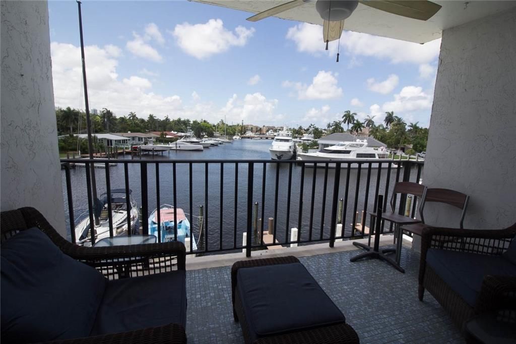 Photo of 1435 SE 15th St St #302, Fort Lauderdale, FL 33316 (MLS # F10335558)