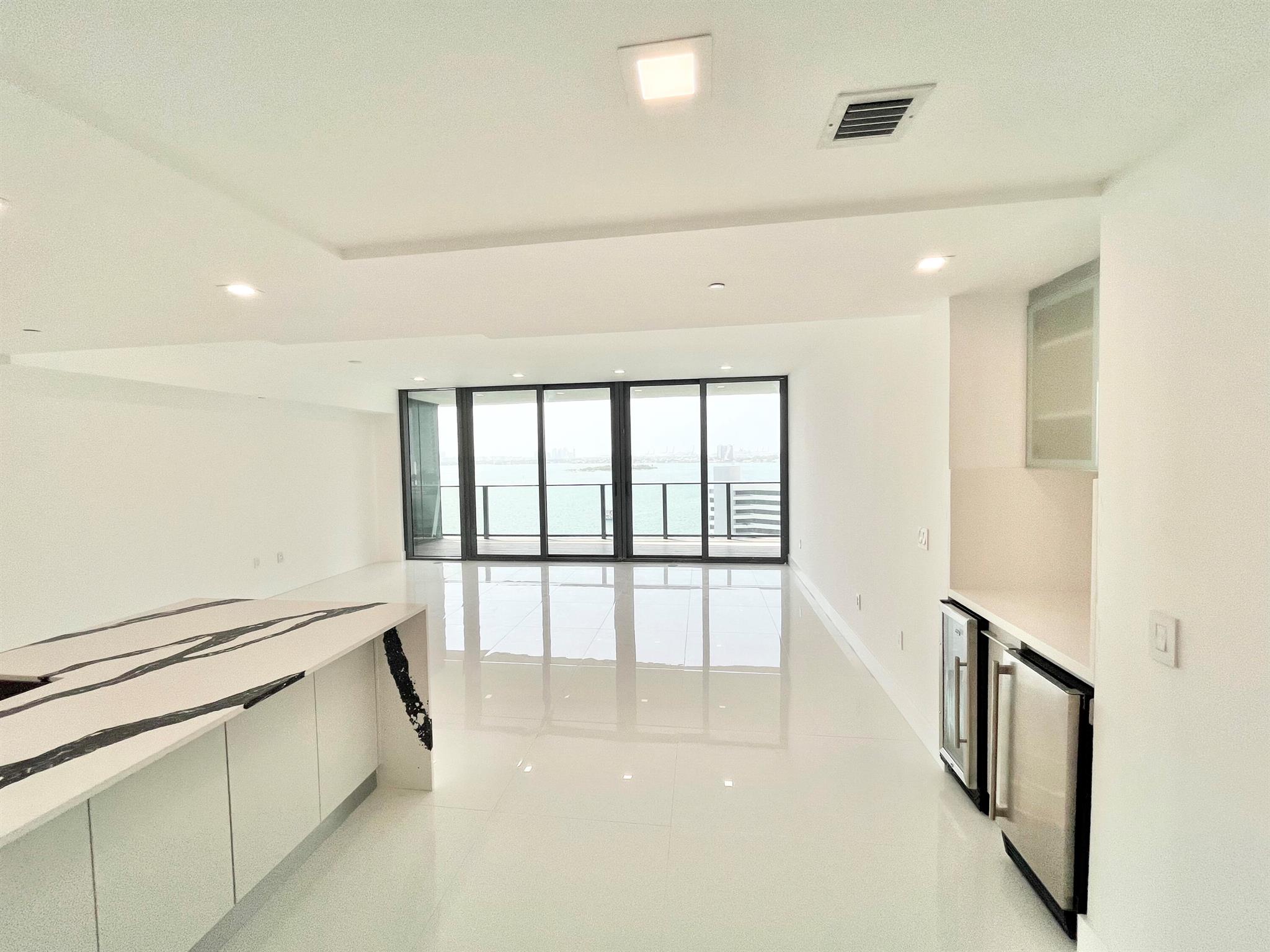 650 NE 32 Street 1204