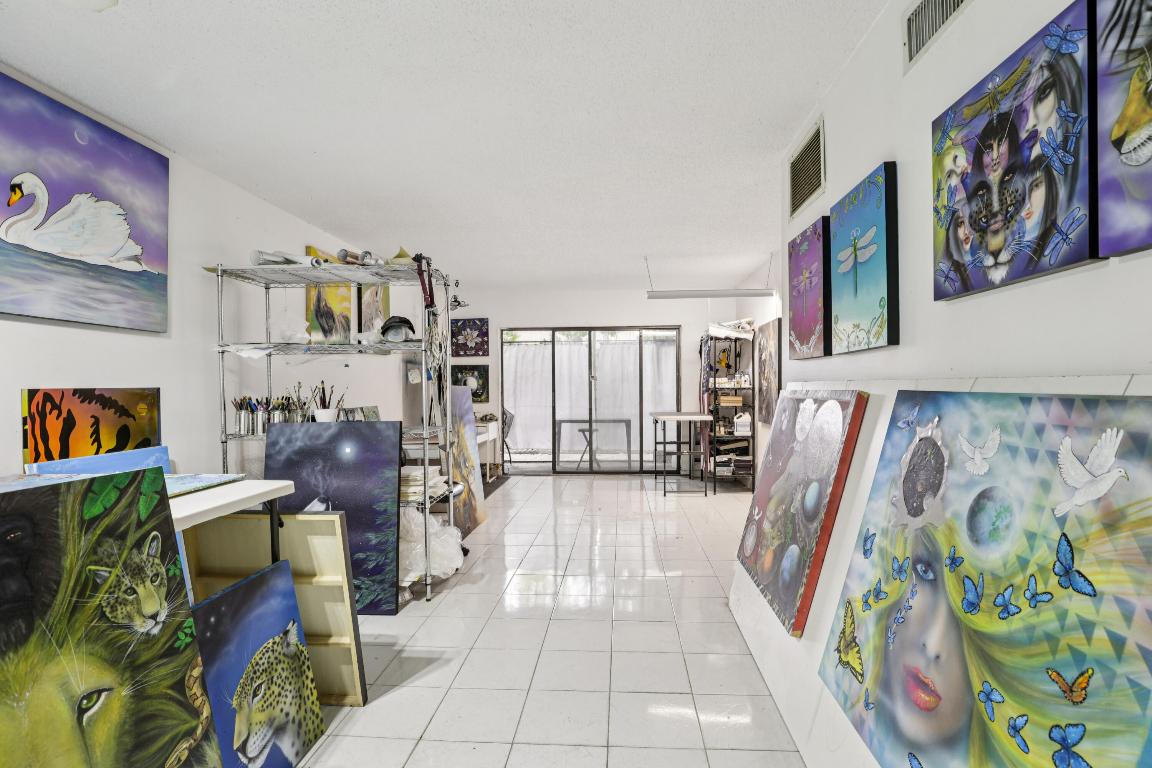 OAKLAND SHORES CONDOMINIUM 1 - Residential