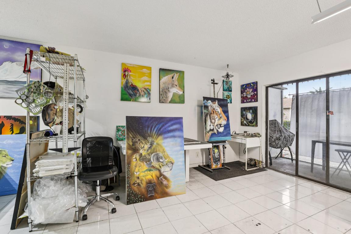 OAKLAND SHORES CONDOMINIUM 1 - Residential