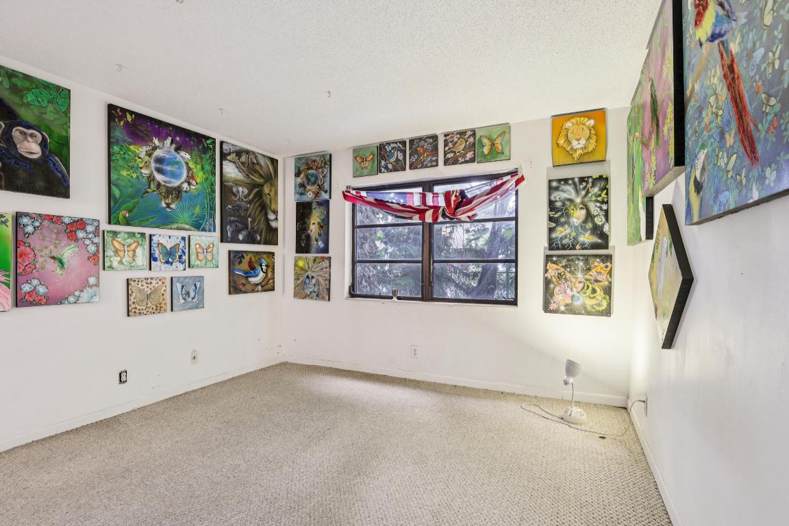 OAKLAND SHORES CONDOMINIUM 1 - Residential