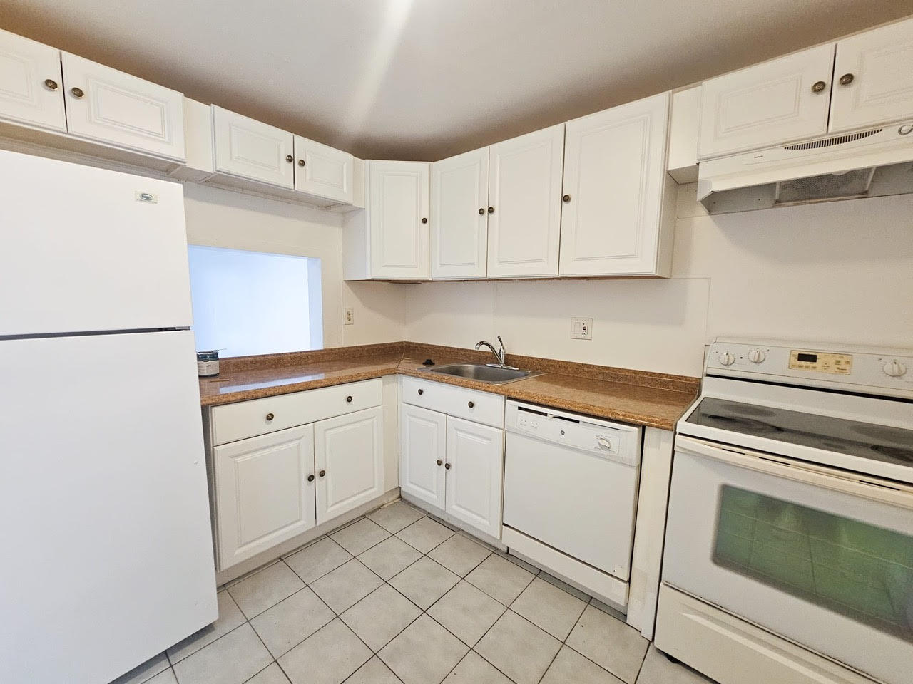 VERSAILLES GARDENS CONDO - Residential Lease