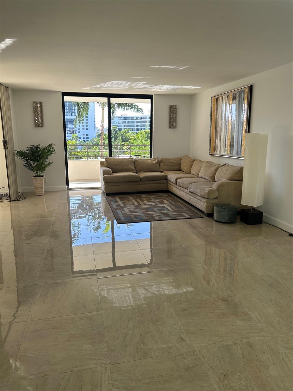 2500 Parkview Dr 615