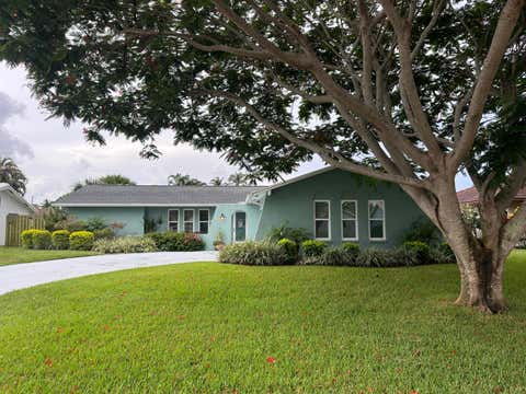 Photo of 4368 Hawthorn Avenue, Palm Beach Gardens, FL 33410 (MLS # B26061372)