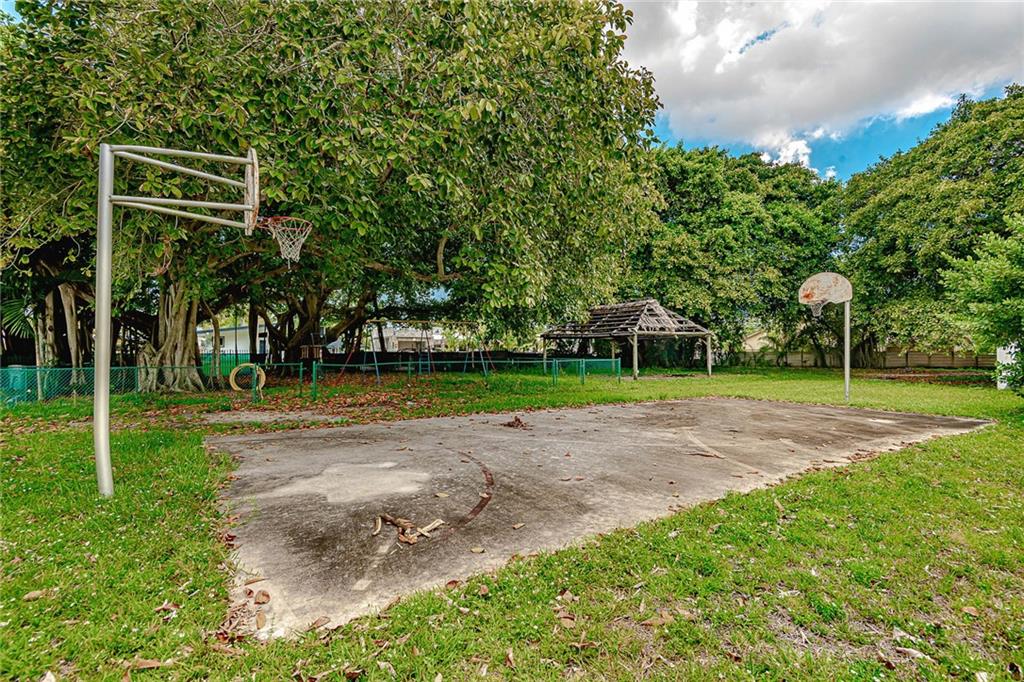 Lauderdale Isles 2-Blk 12 - Commercial Sale