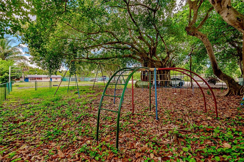 Lauderdale Isles 2-Blk 12 - Commercial Sale