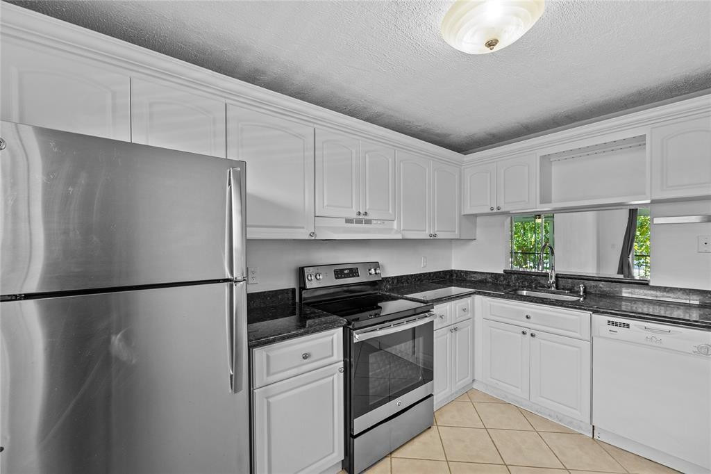 Island Club - Residential Lease