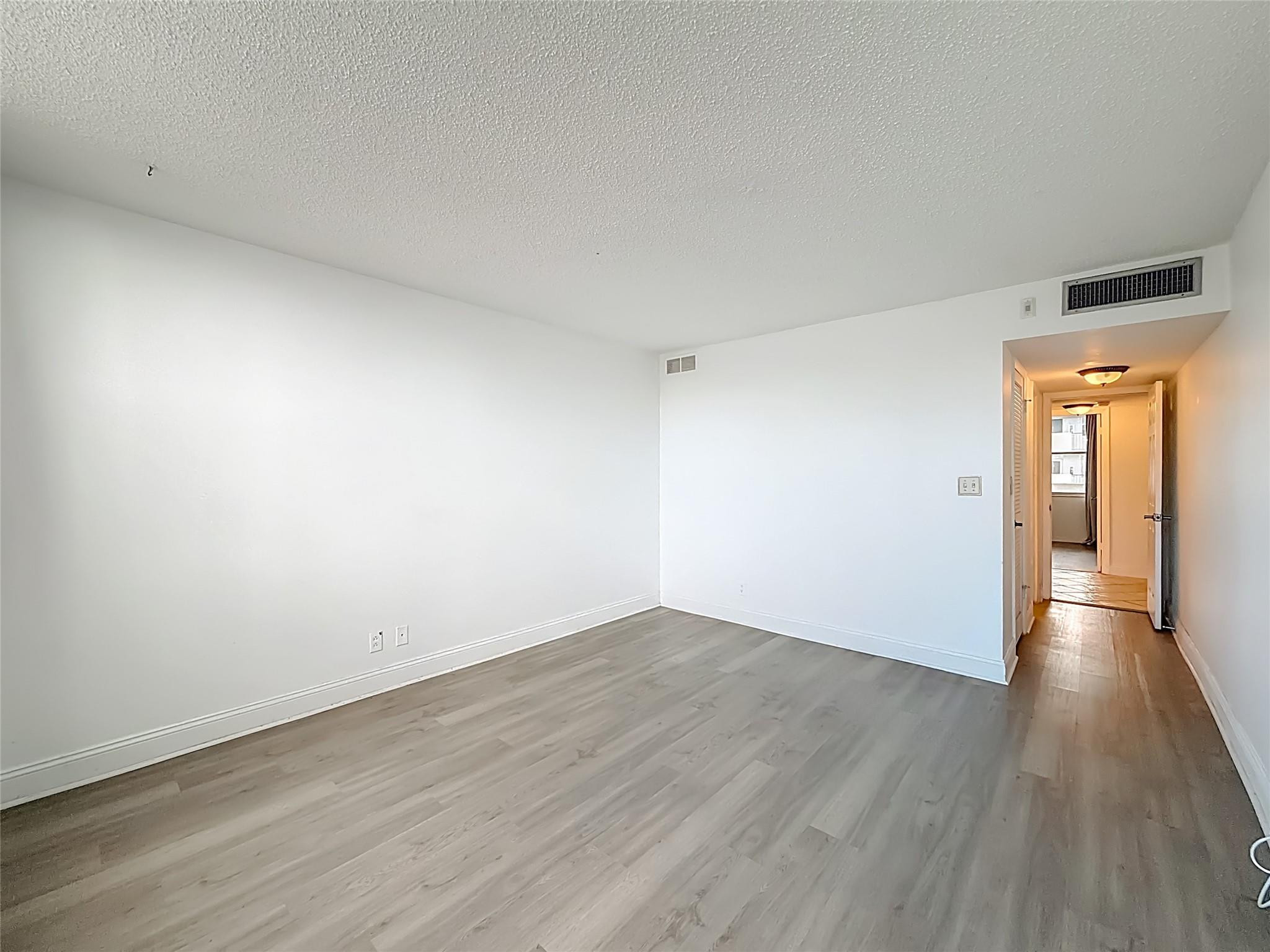 Island Club - Residential Lease
