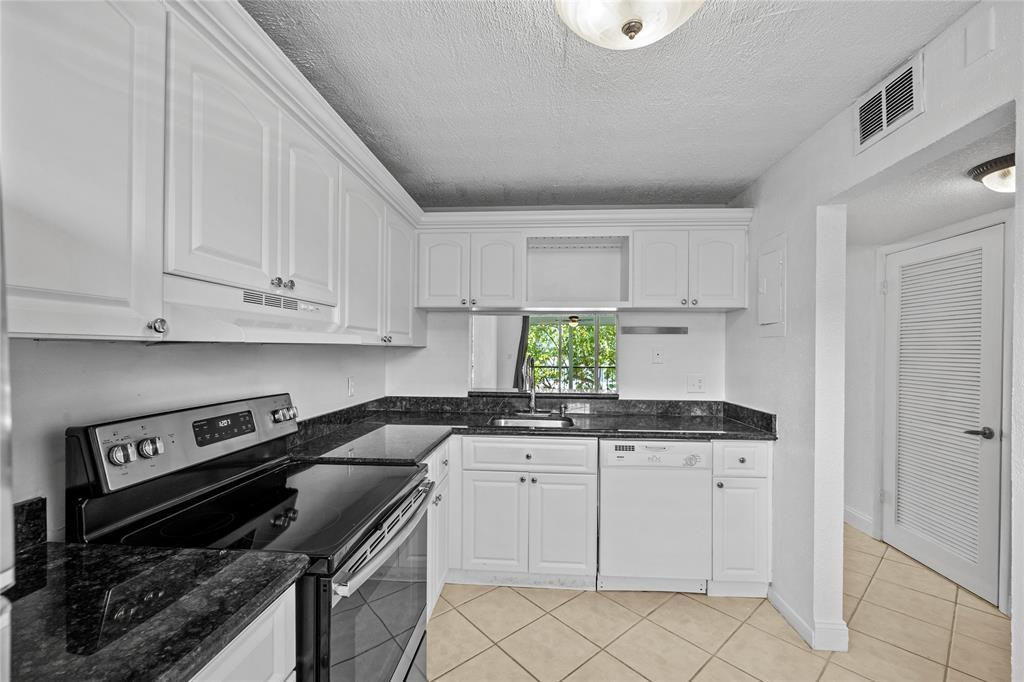 Island Club - Residential Lease