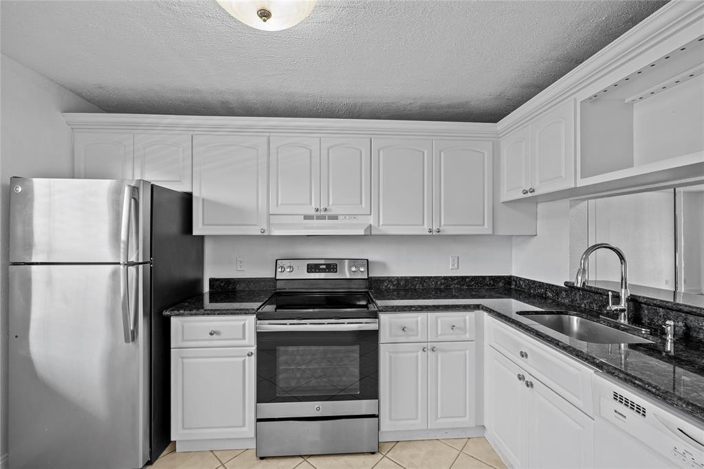 Island Club - Residential Lease