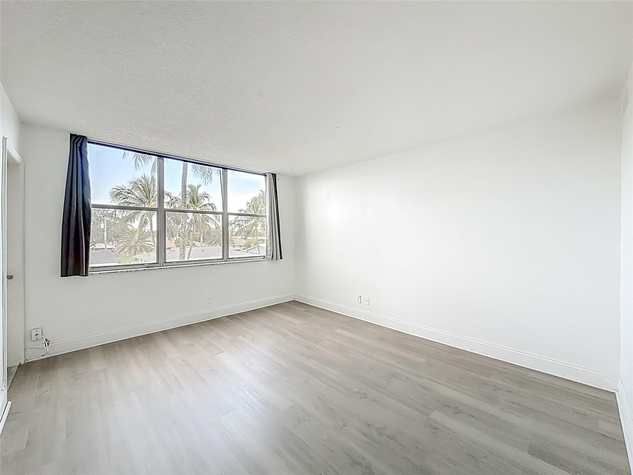 Island Club - Residential Lease