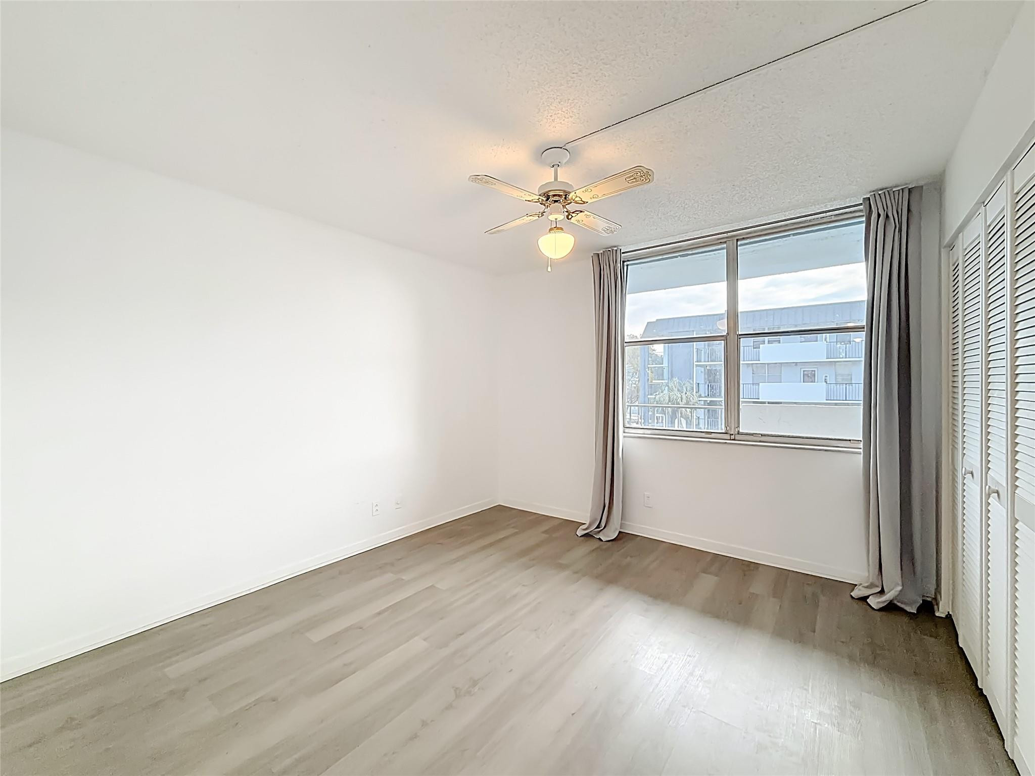 Island Club - Residential Lease