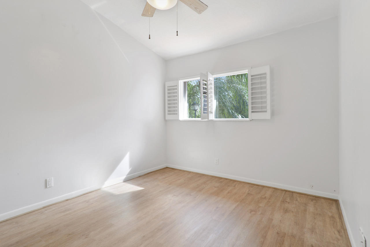 LAKES OF WOODHAVEN I AND II CONDO - Residential Lease