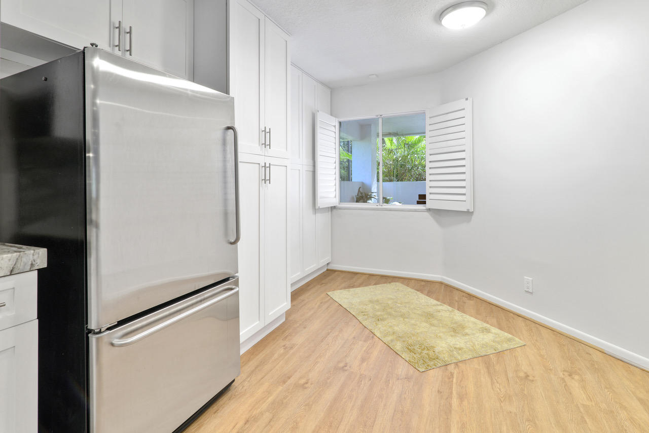 LAKES OF WOODHAVEN I AND II CONDO - Residential Lease