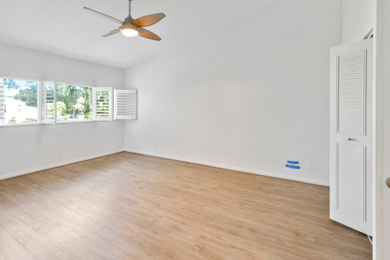 LAKES OF WOODHAVEN I AND II CONDO - Residential Lease