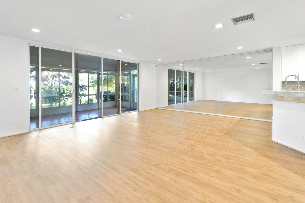 LAKES OF WOODHAVEN I AND II CONDO - Residential Lease