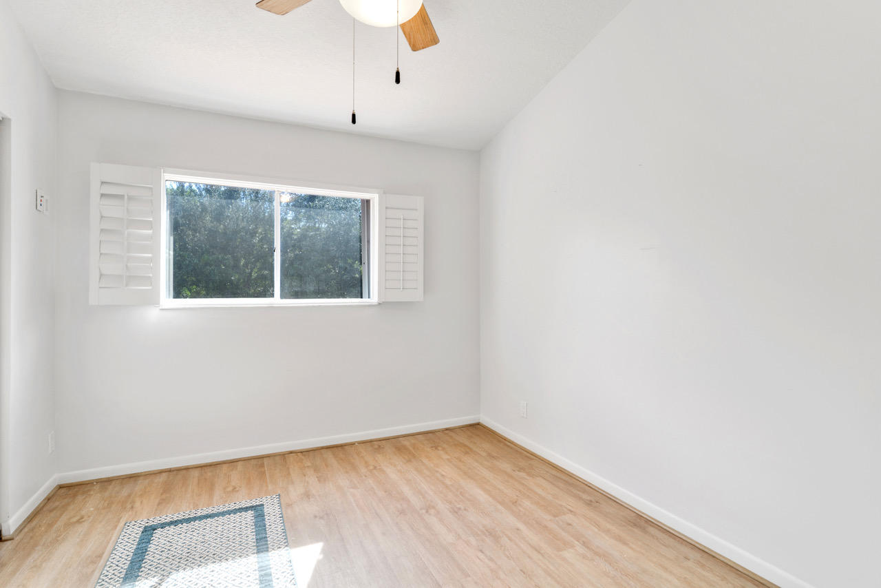 LAKES OF WOODHAVEN I AND II CONDO - Residential Lease