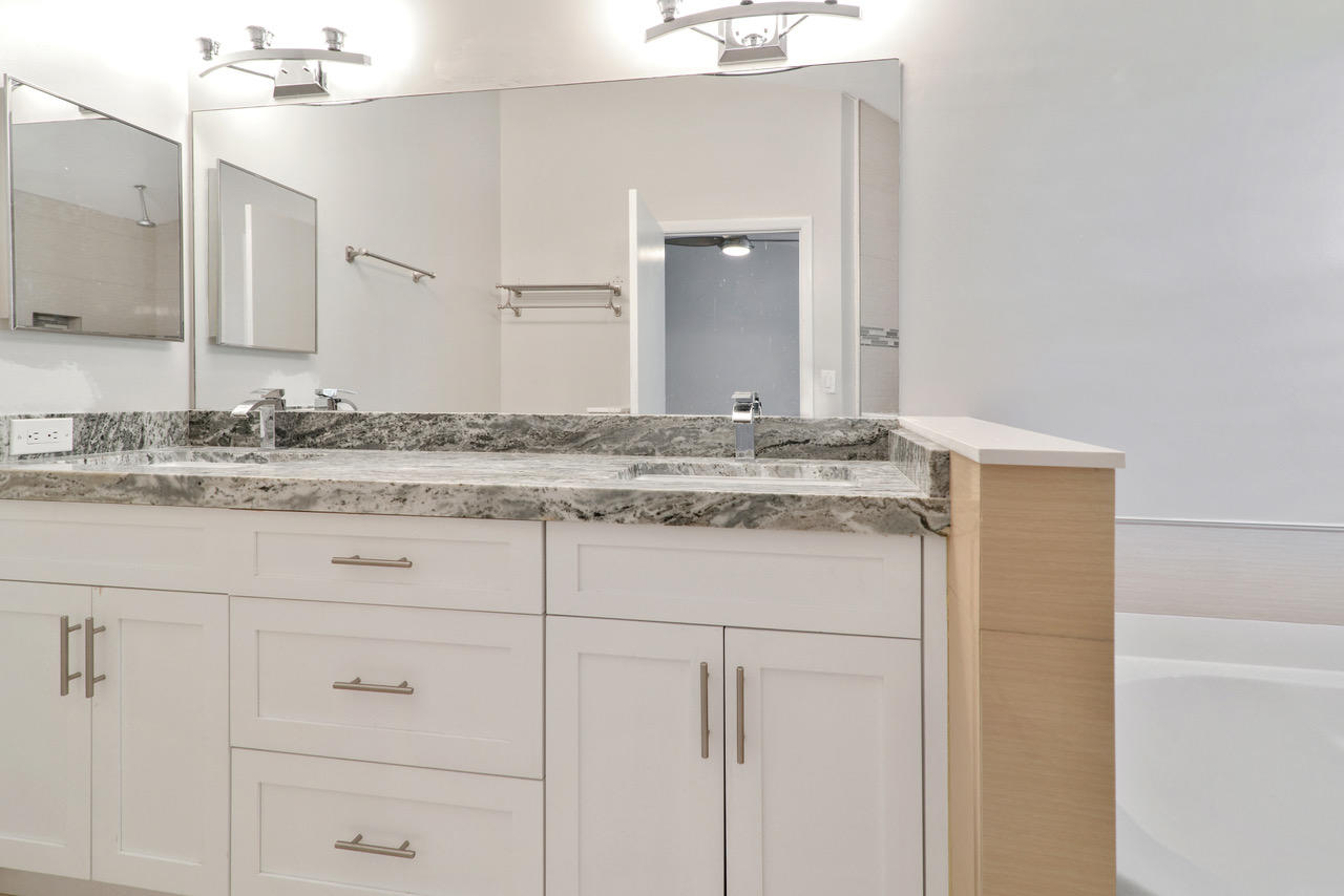 LAKES OF WOODHAVEN I AND II CONDO - Residential Lease